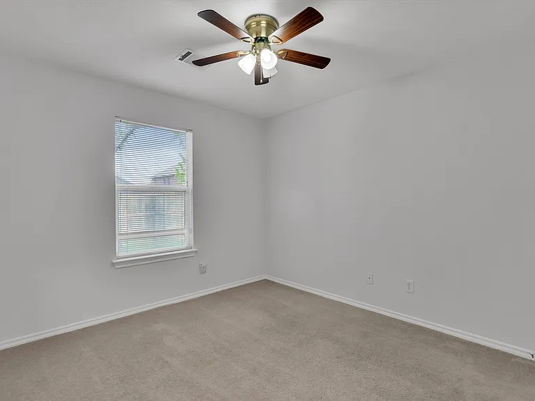 712 Riverhead Dr — Photo 29
