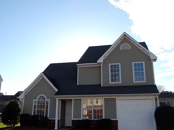 3rd image of 57 Centre Port Cir