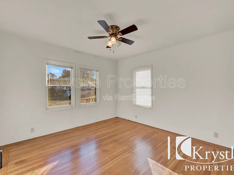209 14th St — Photo 9
