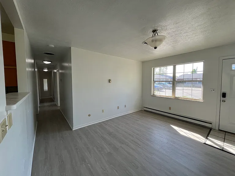 1020 Arrowhead Dr — Photo 4