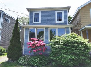 6490 London St, Halifax, NS B3L1X4