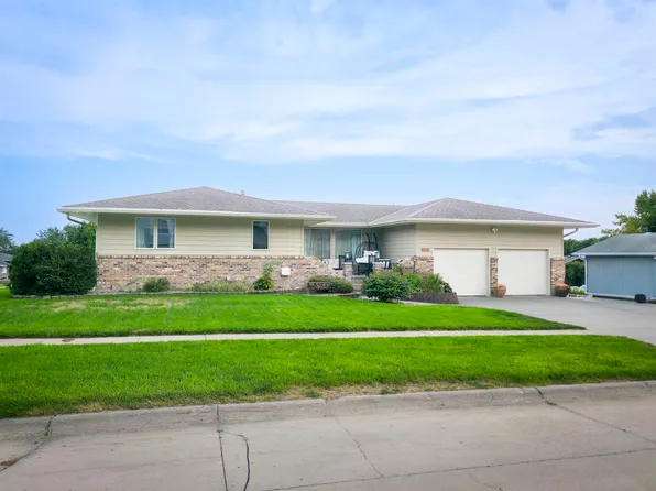 1901 Alaska Ave, Norfolk, NE 68701