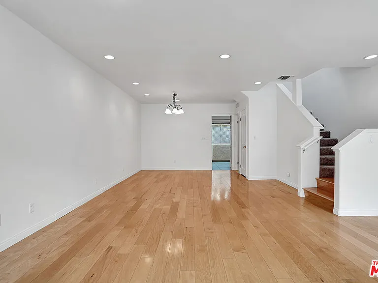 14101 Dickens St #10 — Photo 7