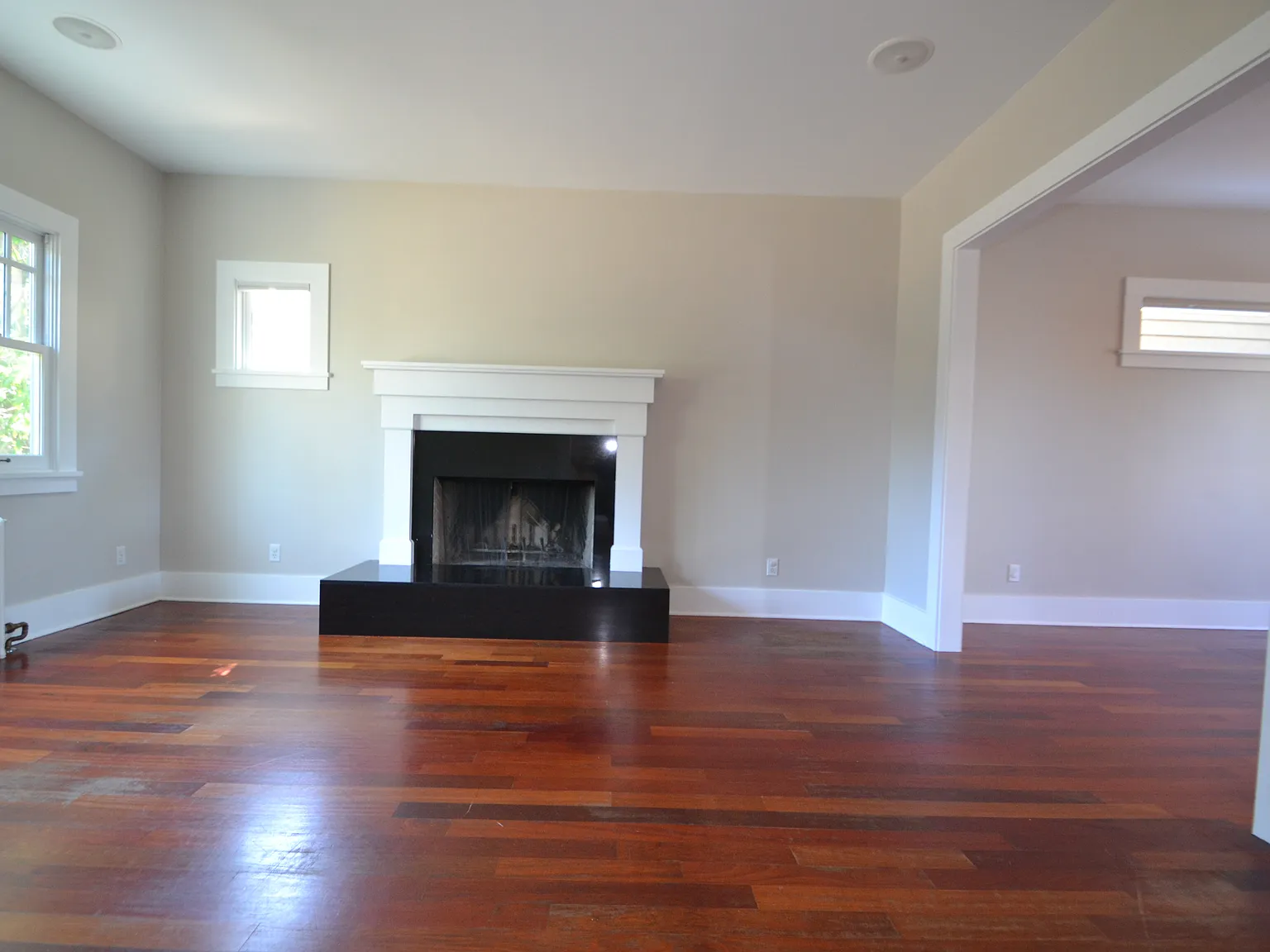 5 bed, 3.5 bath, 2560 sqft, $7,900 — Photo 3