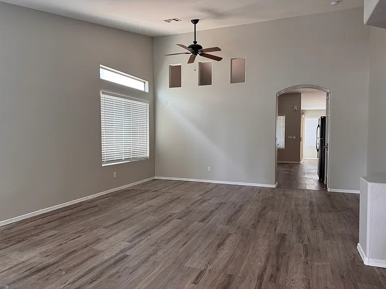 16429 N 152nd Ct — Photo 3