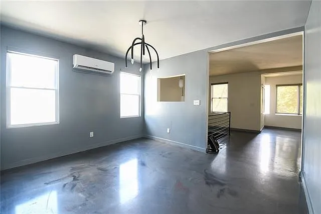 3402 Octavia St — Photo 5