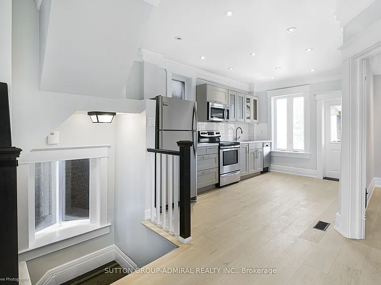 481 Brock Ave #2 — Photo 5