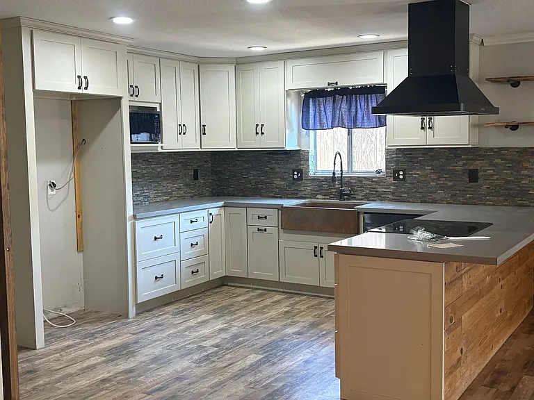 8139 Winfield Dr — Photo 3