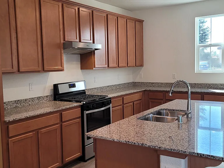 1457 W Woodward Ave — Photo 6