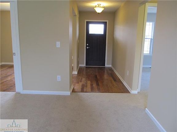 3rd image of 4760 Hawk Hollow Dr