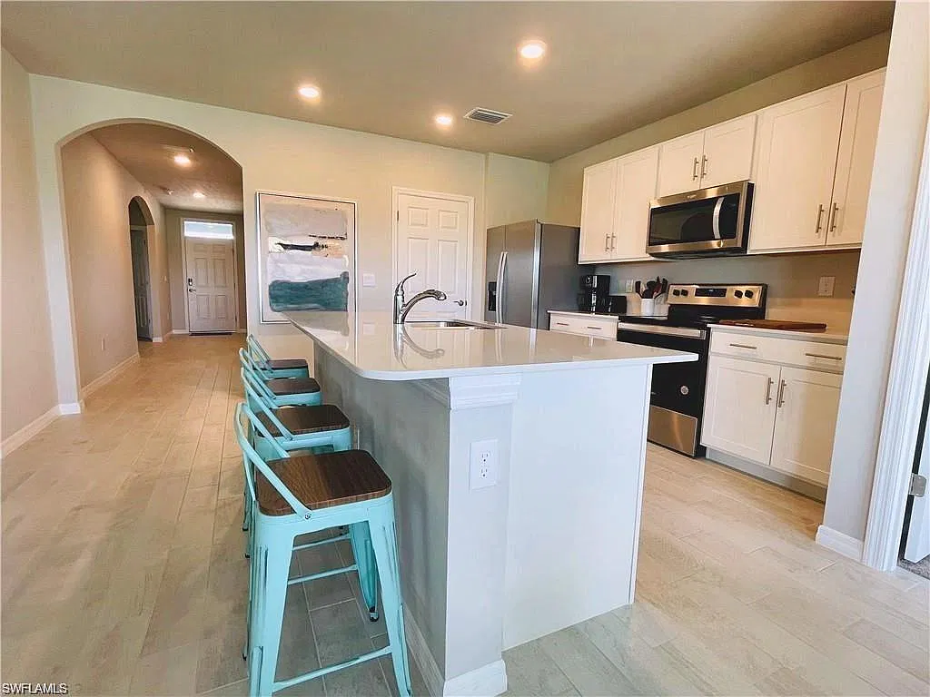 3 bed, 2.0 bath, 1671 sqft, $1,850 — Photo 2