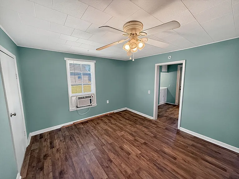 216 Rollins St — Photo 18