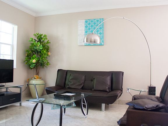 5th image of 3205 NE 184th St APT 9201