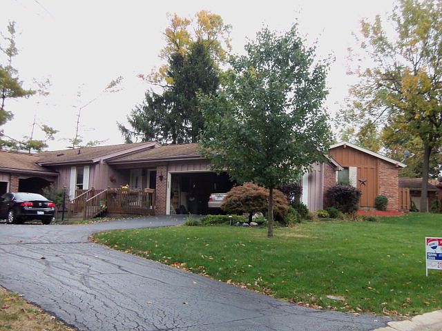 1st image of 17 Shorewood Dr S