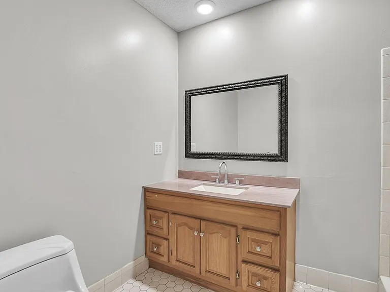 3917 Tara Hall Dr — Photo 16