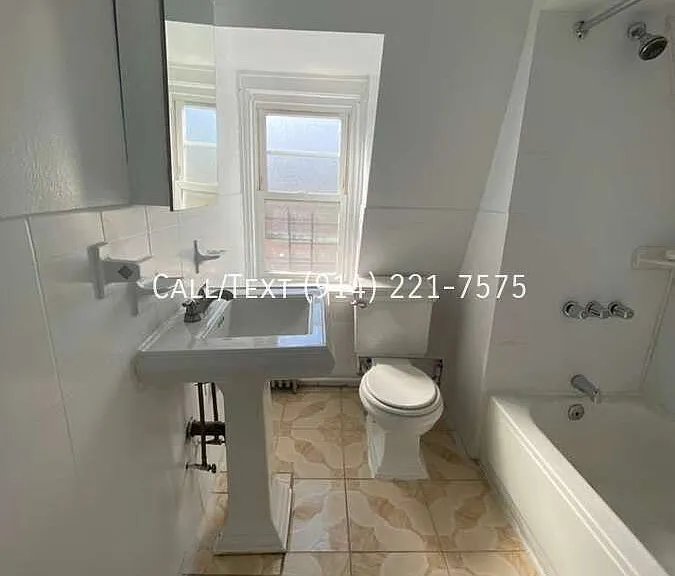 44 Vineyard Ave #1 — Photo 11