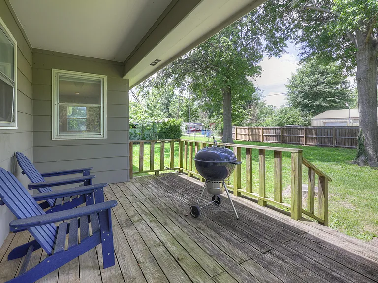 1116 Roosevelt Ave — Photo 17