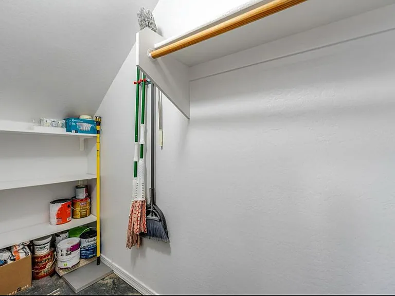 3435 E Lance Ln — Photo 36