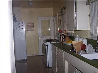 5th image of 9762 Greenwood Ave