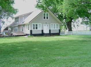 13735 SW County Road 3988 Rd, Hume, MO 64752