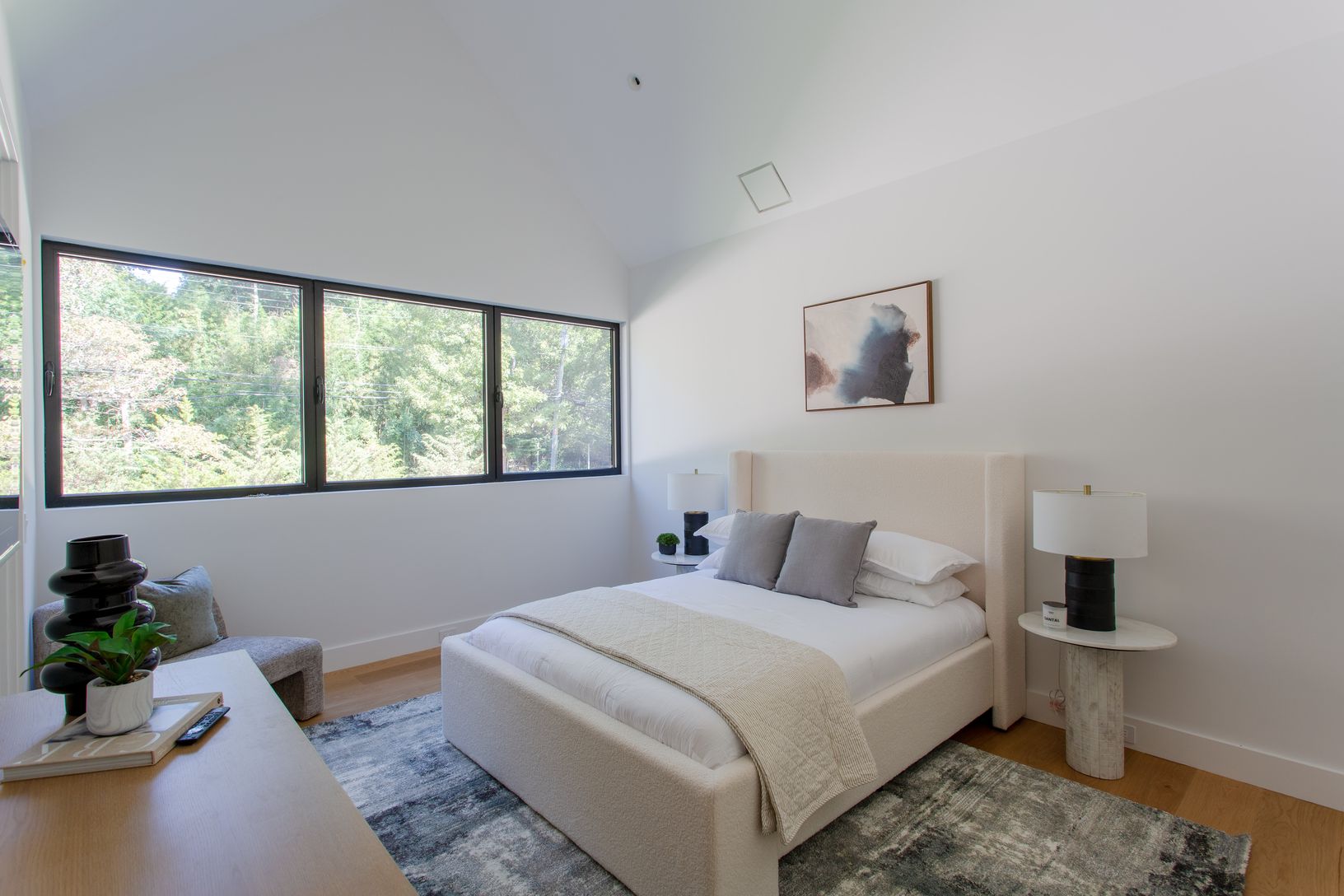  Guest 2 with queen bed and JACK & JILL bathroom 