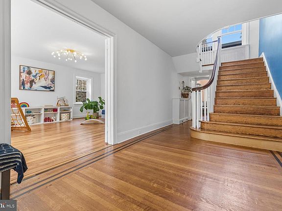 4th image of 607 W Cliveden St