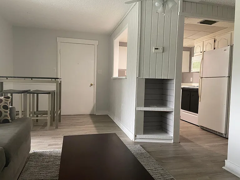 4827 Regal Dr — Photo 7