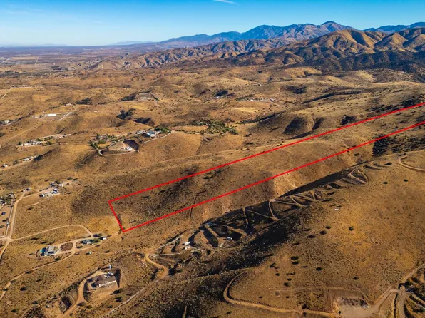 Richter Ln, Palmdale, CA 93550