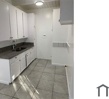 4th image of 1114 W 117th St #10