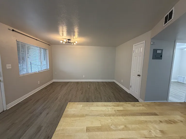 3335 Benton St #5 — Photo 9