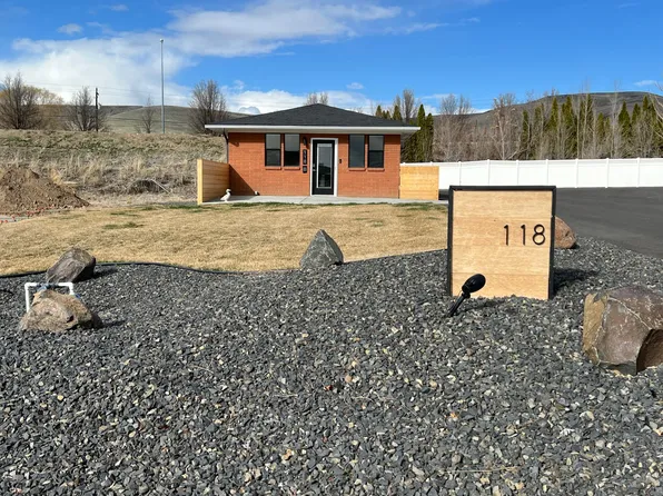 118 Vineyard View Ln, Yakima, WA 98901