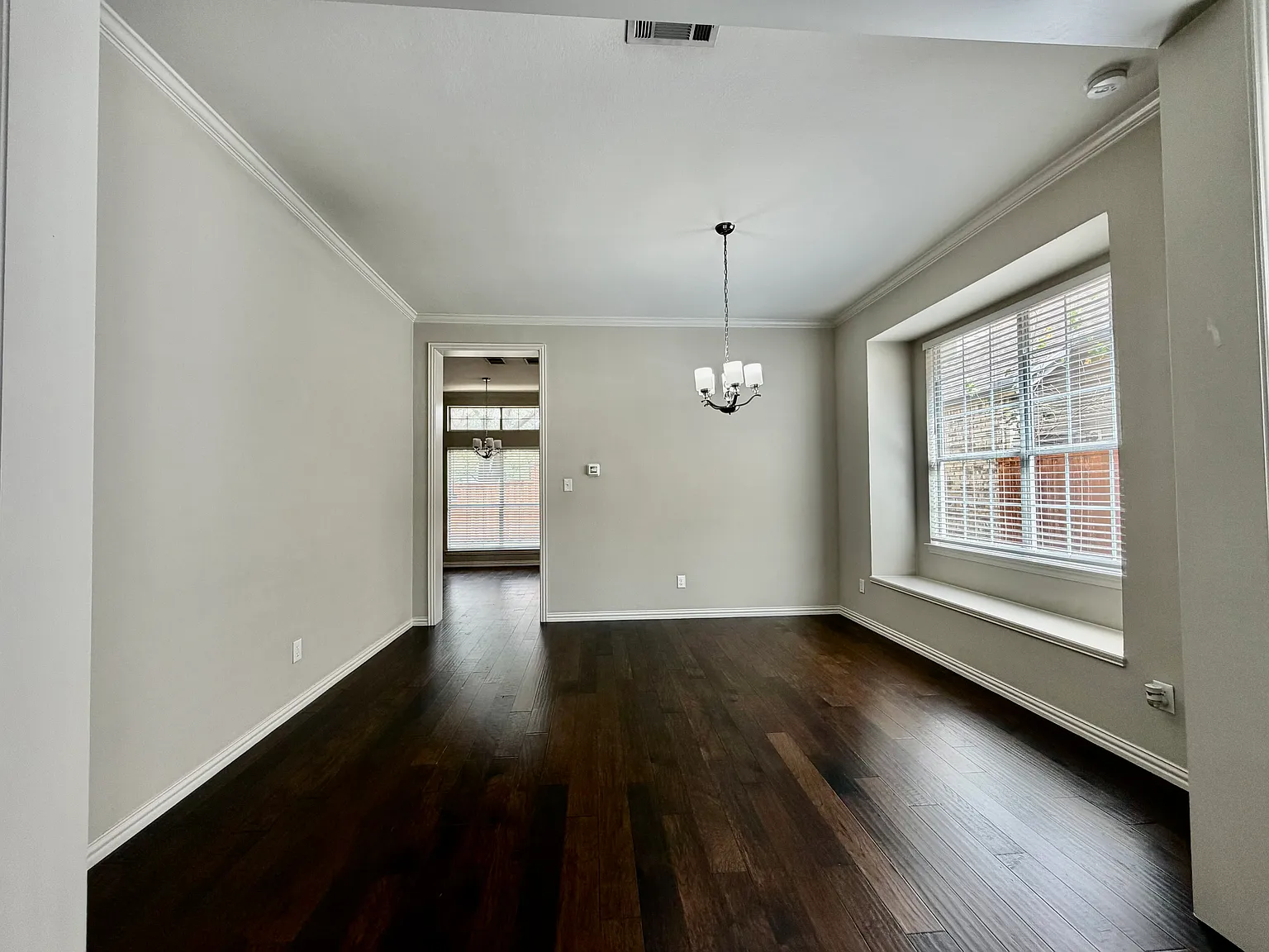 4 bed, 2776 sqft, $3,200 — Photo 3