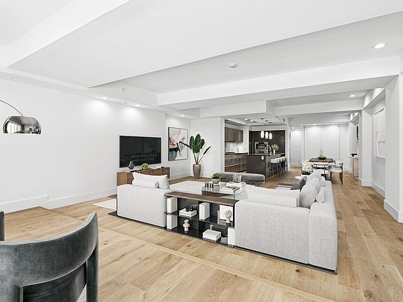 3rd image of 135 W 14th St #2