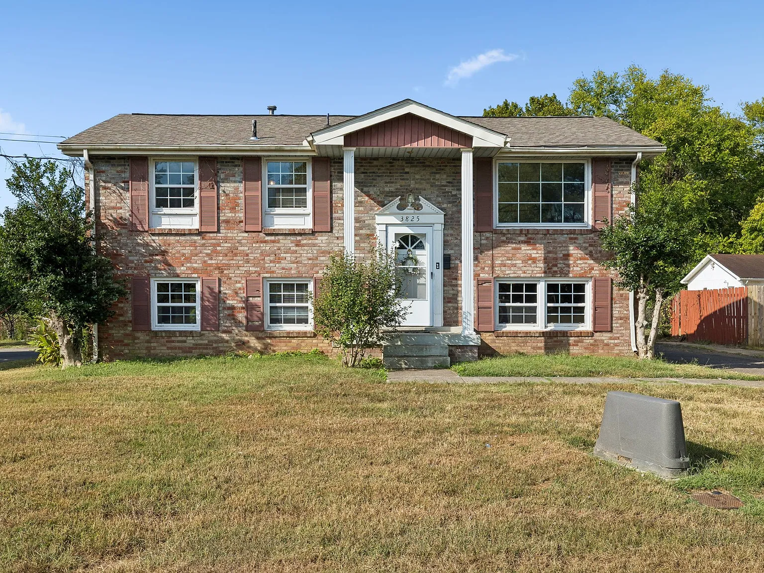 3 bed, 1850 sqft, $2,400 — Photo 1