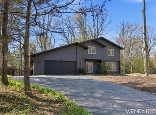 1086 Post Ave, Holland, MI 49424