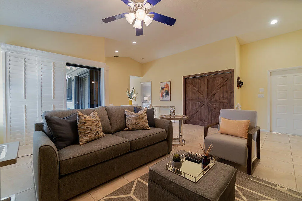 2 bed, 2.0 bath, 1231 sqft, $7,000 — Photo 3