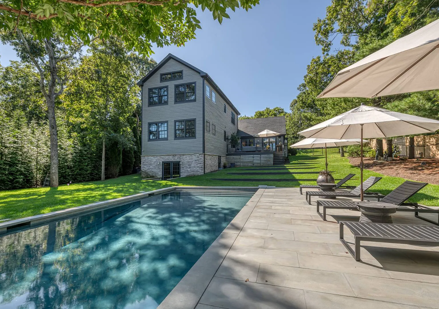 Sag Harbor Gem — Photo 3