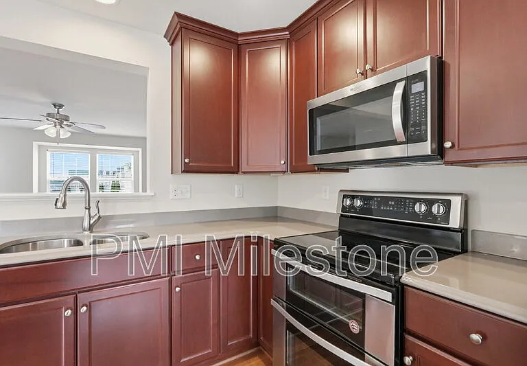 100 Bertelli Ct — Photo 7