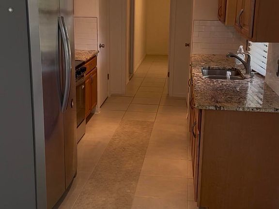 3rd image of 508 NW Azalea Ave