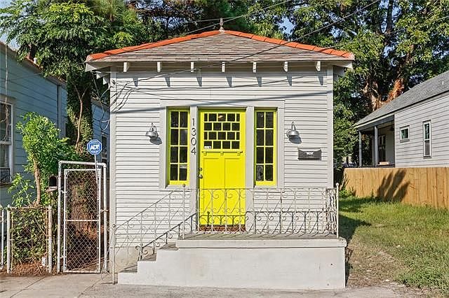 1st image of 1304 Music St