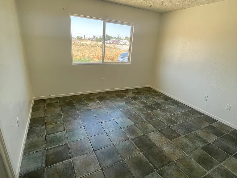 Middle Bedroom