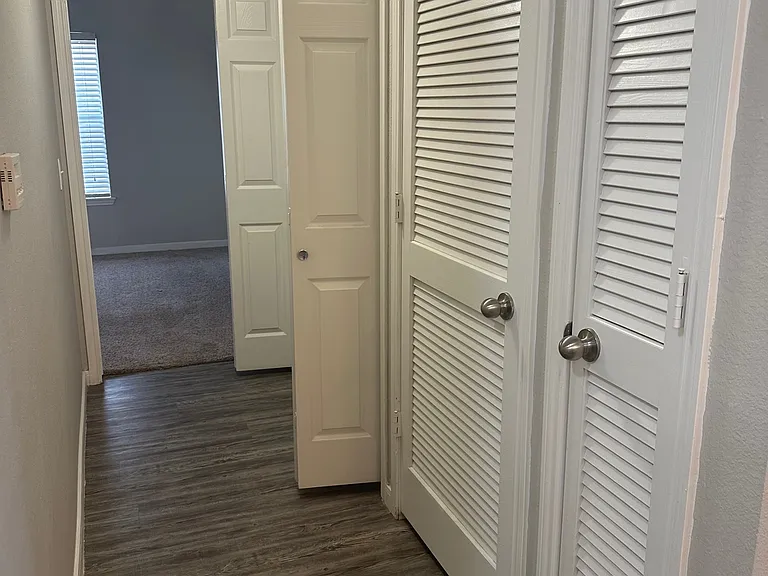 Wyndham Apartments — Photo 9