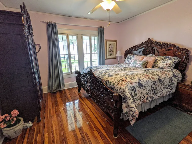 1121 Victoria Dr — Photo 23
