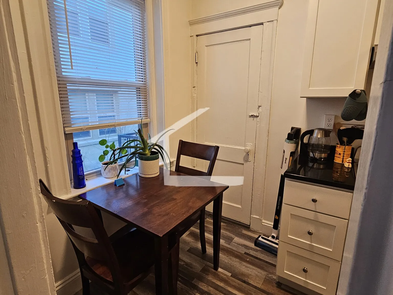 1 bed, 1.0 bath, $2,500 — Photo 2