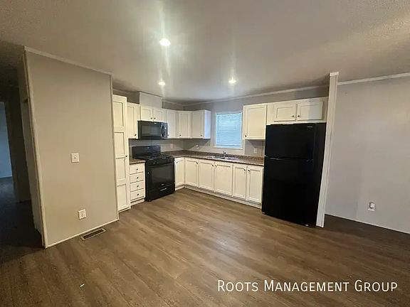 3rd image of 2088 E Empire Ave #33