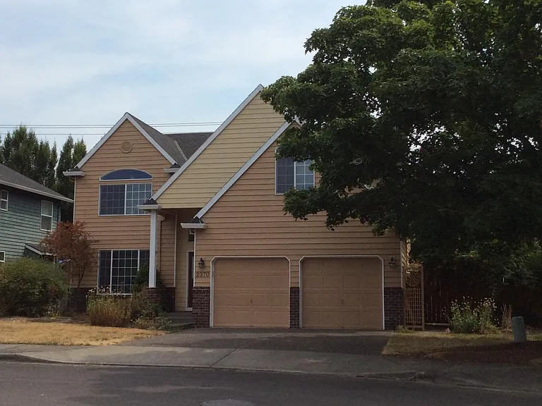 2370 NW Lydia Pl — Photo 2