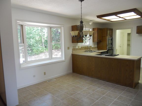 2nd image of 3011 Oakvilla Manor Ct