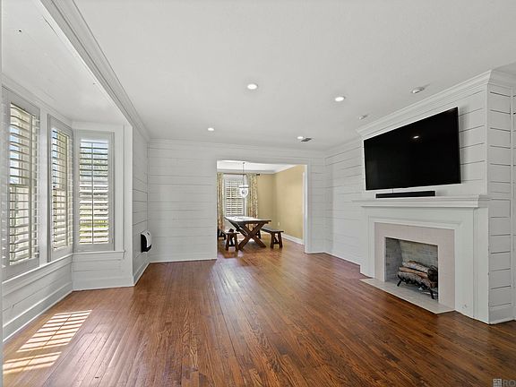 3rd image of 4436 Broussard St