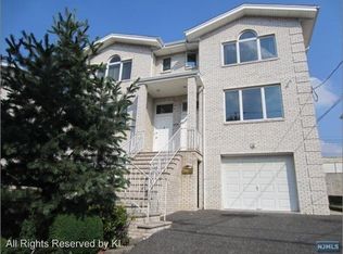 2436B 3rd St, Fort Lee, NJ 07024