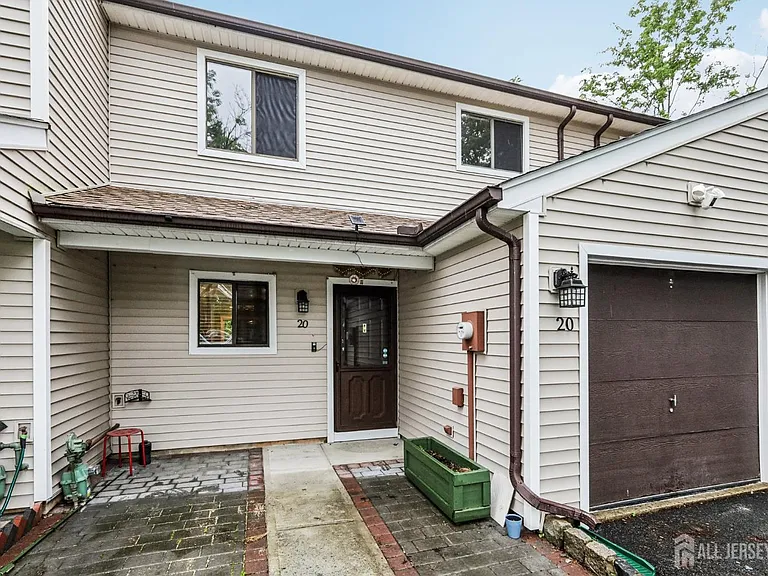 20 Palm Ct — Photo 3